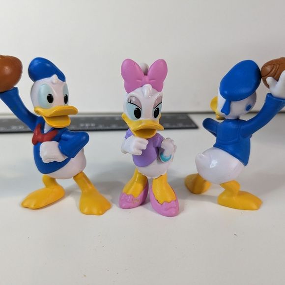 Daffy Duck and Melissa Duck - Picture 2 of 4